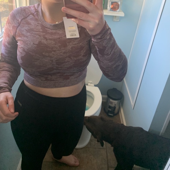 Gymshark tops - Picture 2 of 2